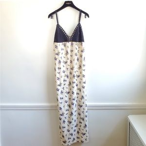 Brand new Zara crochet floral dress size small brand new worn once sold out